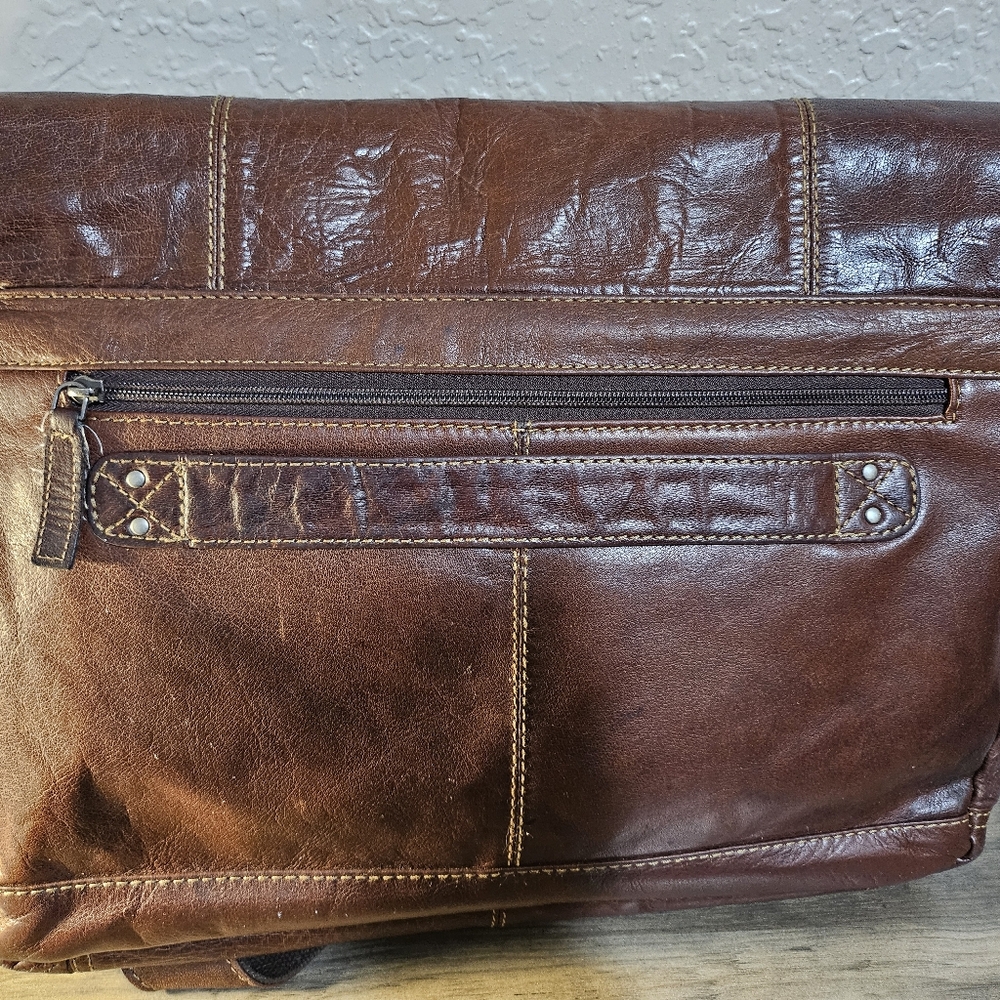 Jack George Leather Computer Crossbody - Picture 2 of 4
